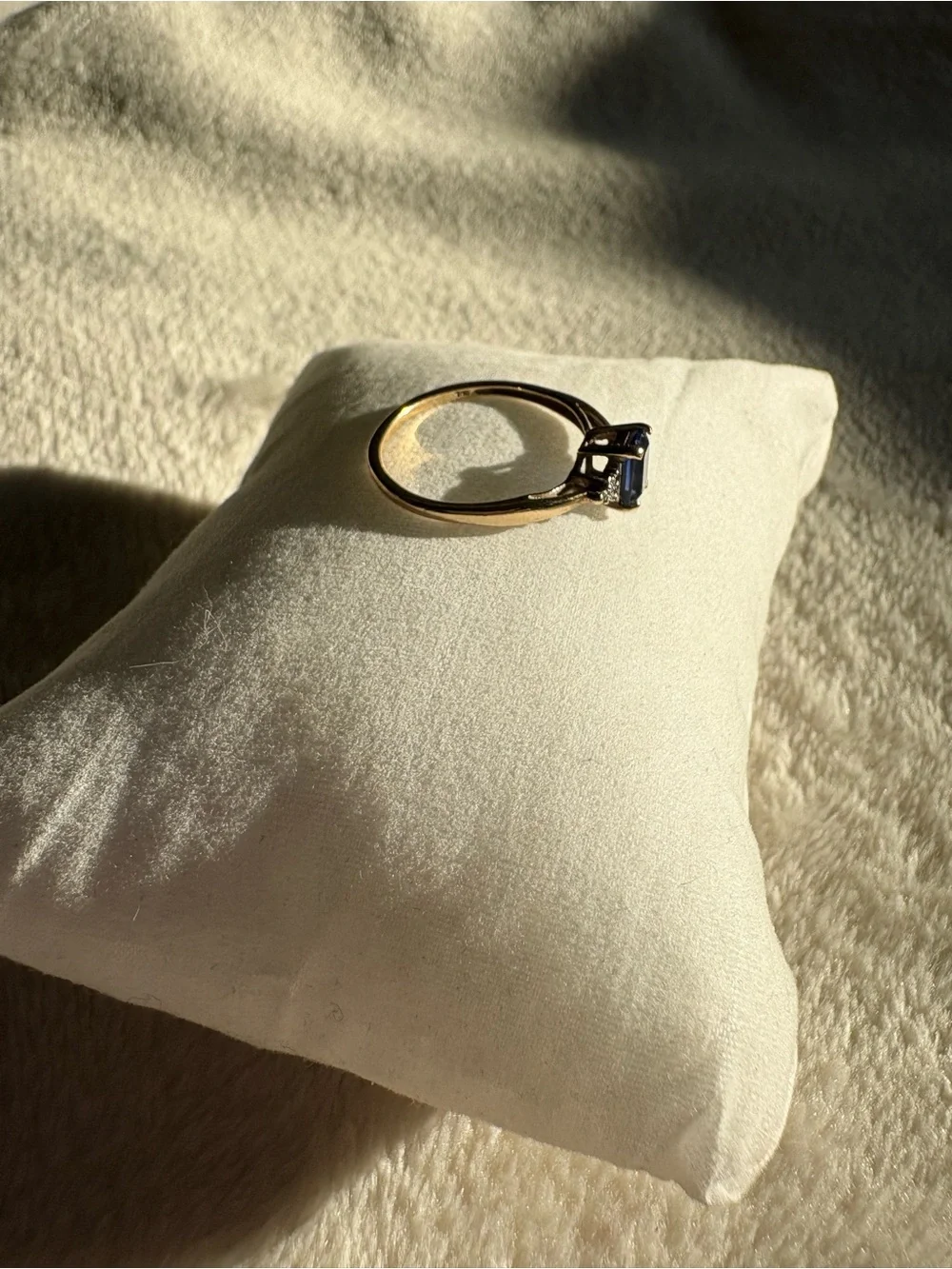14k Solid Gold Ring with 1.2ct Natural Blue Sapphire & Diamond Accents